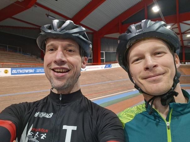 Marius-und-Sebastian-Sportforum-Buettgen-2024.jpg Im Dezember 2024 trainieren Sebastian und Marius auf der Radrennbahn in Kaarst-Büttgen